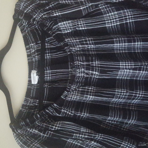 beachlunchlounge Black and White Plaid  Off the Shoulder RuffleTop, Size L - Picture 2 of 10